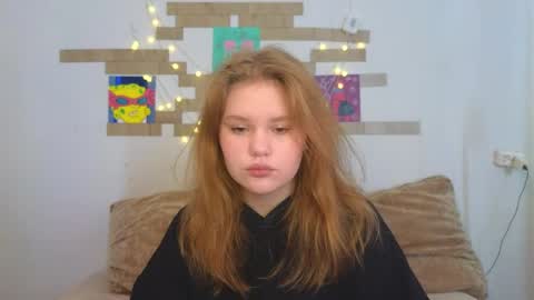hi Im Mina  online show from May 12, 2:20 am