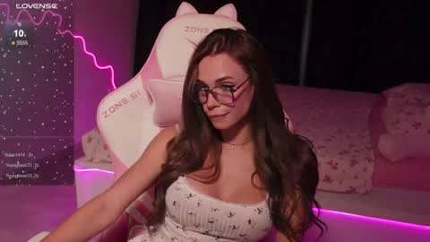 Emily online show from July 21, 2:45 am
