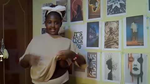 mini_karee online show from April 5, 10:42 pm