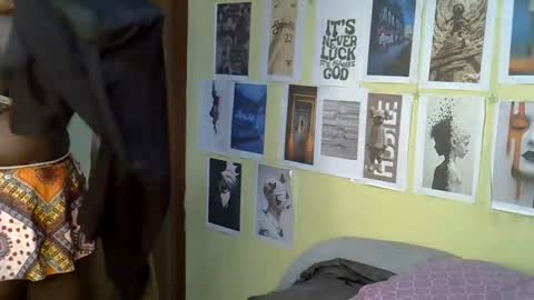 mini_karee online show from April 8, 11:12 am