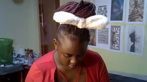 mini_karee online show from April 4, 5:12 pm