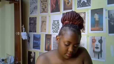 mini_karee online show from March 30, 10:15 am