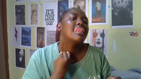 mini_karee online show from March 21, 10:20 am