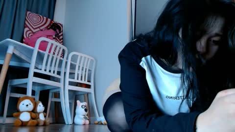 Minji online show from April 30, 1:16 pm