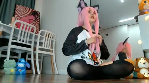 Minji online show from May 20, 12:57 pm