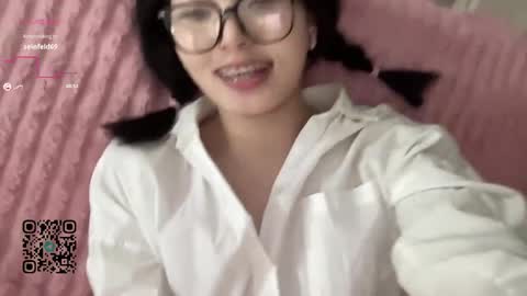 minnie_joy_ online show from April 3, 1:42 pm