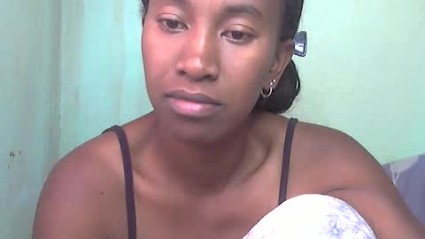 minouch211907 online show from May 21, 7:17 am