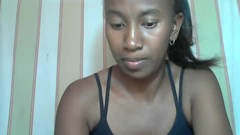 Snapshot of minouch211907 chatting on March 5, 12:33 pm minouch211907 online show from March 5, 12:33 pm