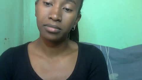 minouch211907 online show from May 5, 5:32 am