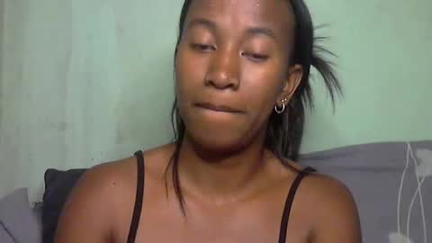 minouch211907 online show from May 1, 1:09 am