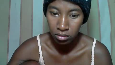 Snapshot of minouch211907 chatting on January 26, 3:38 am minouch211907 online show from January 26, 3:38 am