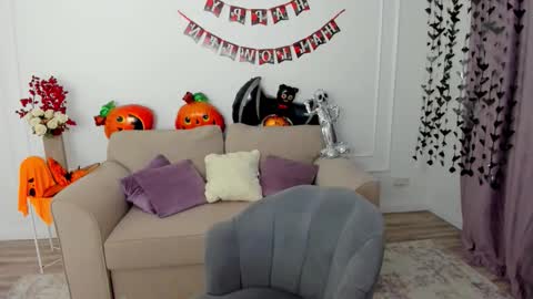 Jessi online show from October 26, 8:15 pm