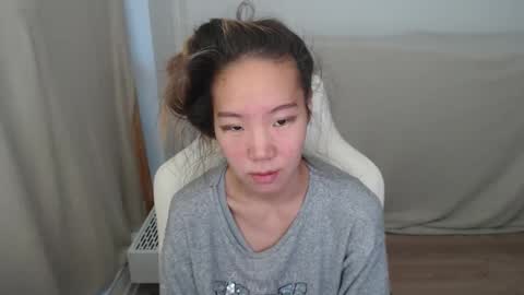 mira_g online show from December 4, 11:56 am