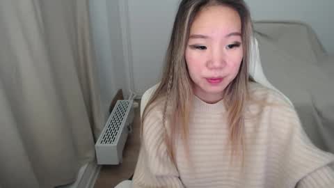 mira_g online show from December 13, 7:53 pm