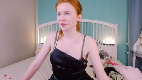 Snapshot of mira_glace chatting on March 7, 1:29 pm Mira3 online show from March 7, 1:29 pm
