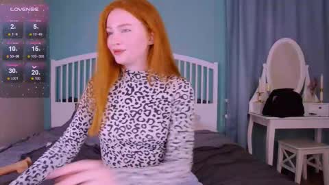 Snapshot of mira_glace chatting on October 16, 11:57 am Mira3 online show from October 16, 11:57 am