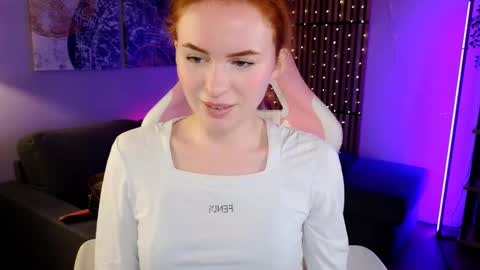 Snapshot of mira_glace chatting on January 21, 11:35 am Mira3 online show from January 21, 11:35 am