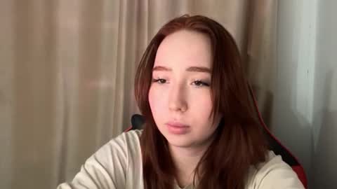 mira_light_ online show from November 20, 7:04 pm