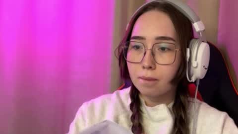 mira_light_ online show from October 13, 3:04 pm