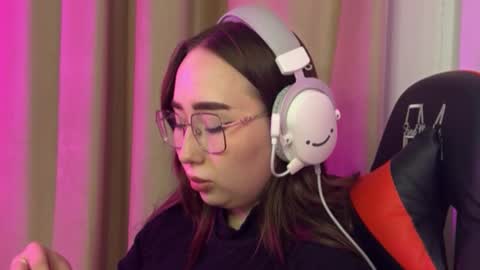 mira_light_ online show from October 17, 3:48 pm