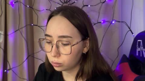 mira_light_ online show from October 27, 3:29 pm