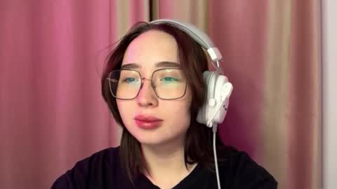 mira_light_ online show from October 7, 4:11 pm