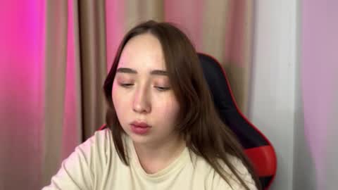 mira_light_ online show from November 4, 4:12 pm