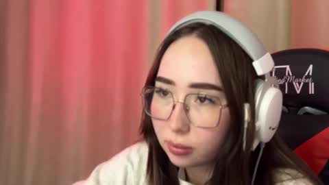 mira_light_ online show from October 10, 3:28 pm