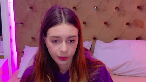 mira_lynxx online show from April 3, 4:10 am