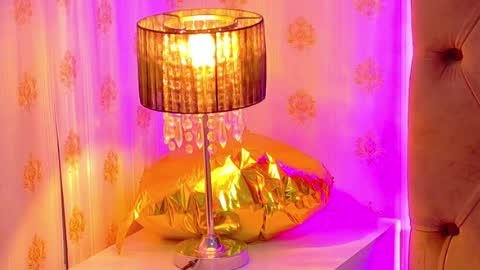 mira_lynxx online show from April 7, 4:03 am