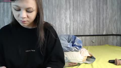 mira_one_ online show from April 3, 11:08 am