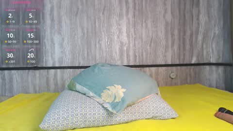 mira_one_ online show from January 10, 9:47 am