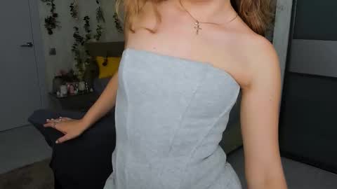 Emma online show from November 28, 6:33 pm