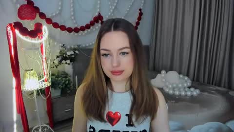 Emma online show from May 5, 7:28 pm