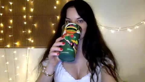 Snapshot of miragee1 chatting on September 22, 2:43 am Mari online show from September 22, 2:43 am