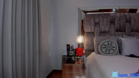 Miranda online show from October 8, 1:21 am