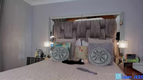Miranda online show from May 16, 2:03 am