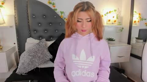 Mirandas room online show from November 12, 8:07 pm