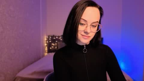 MiraSkyy online show from January 7, 7:50 pm