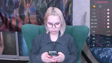 Snapshot of miray_kuriyama chatting on February 2, 9:45 pm Kira online show from February 2, 9:45 pm