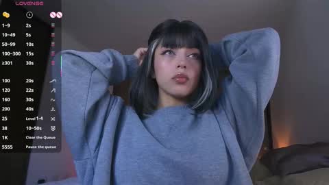 Eliza online show from December 17, 3:05 pm