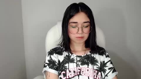 Snapshot of misha__sweet__27 chatting on January 27, 1:26 am misha online show from January 27, 1:26 am