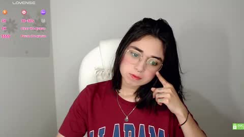 Snapshot of misha__sweet__27 chatting on February 12, 9:31 am misha online show from February 12, 9:31 am