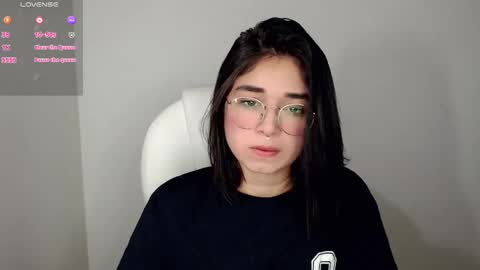 Snapshot of misha__sweet__27 chatting on February 8, 7:04 am misha online show from February 8, 7:04 am