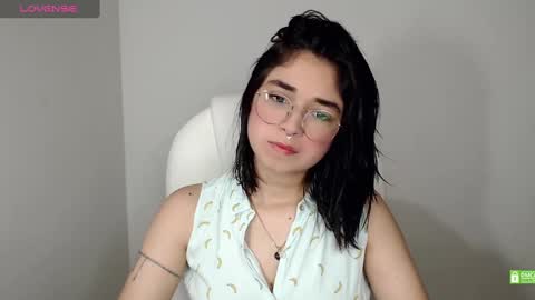 Snapshot of misha__sweet__27 chatting on March 1, 5:09 am misha online show from March 1, 5:09 am