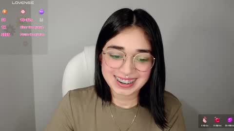 Snapshot of misha__sweet__27 chatting on February 9, 5:40 am misha online show from February 9, 5:40 am