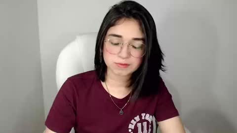 Snapshot of misha__sweet__27 chatting on February 4, 5:10 am misha online show from February 4, 5:10 am