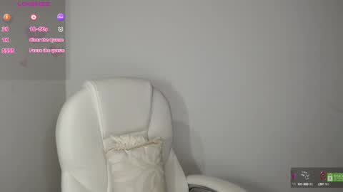 Snapshot of misha__sweet__27 chatting on February 15, 4:58 am misha online show from February 15, 4:58 am