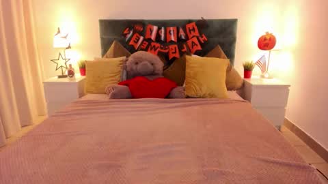 mishapallmer online show from October 23, 6:41 am