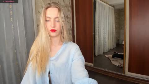 mishapallmer online show from November 19, 2:39 pm